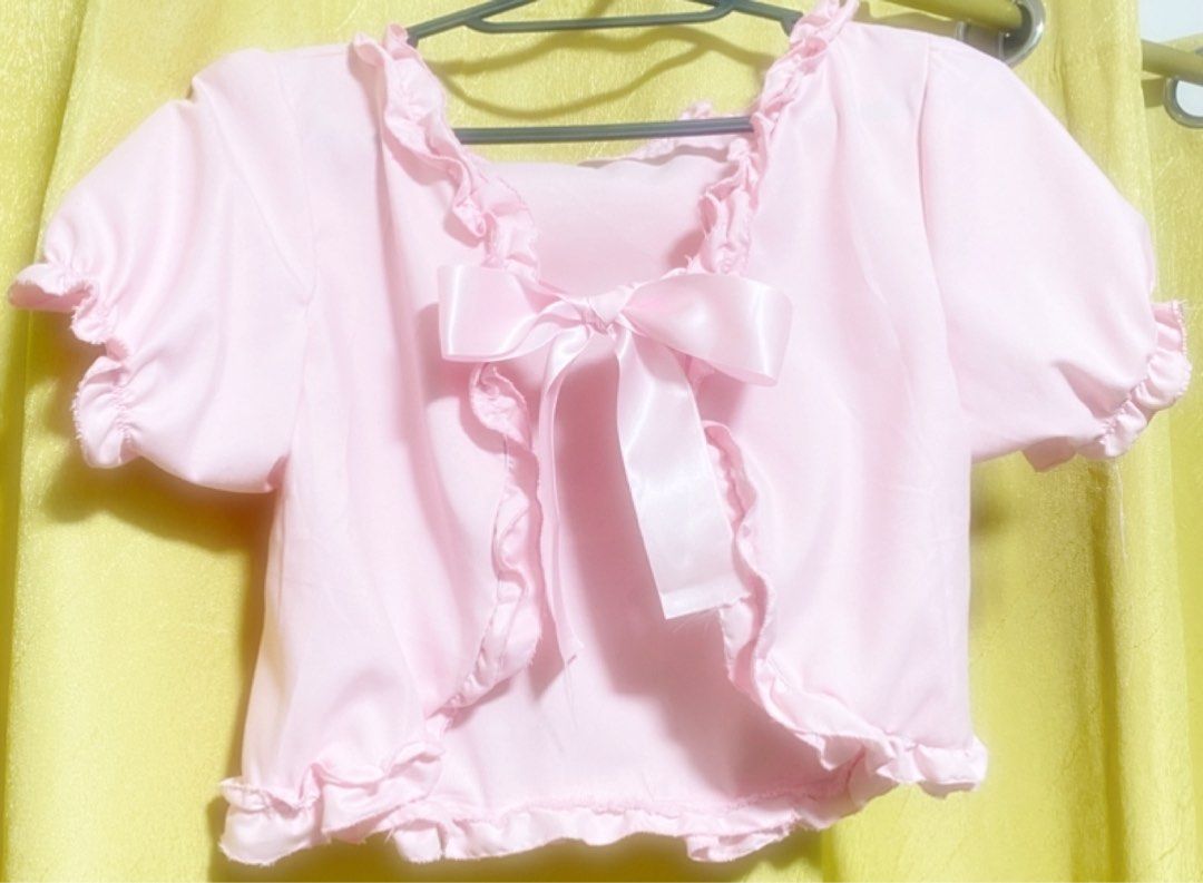 Sweet Frilly Bolero Sewing Commission (Category: Others Tops) located in Dasmarinas. Submitted by mera24 (Listing ID 1383377242, Image 2). Description: 𝓦𝓪𝓷𝓽 𝓪 𝓯𝓻𝓲𝓵𝓵𝔂 𝓫𝓸𝓵𝓮𝓻𝓸 𝓽𝓸 𝓬𝓸𝓶𝓹𝓵𝓮𝓽𝓮 𝔂𝓸𝓾𝓻 𝓵𝓸𝓸𝓴? ૮꒰ྀི∩´ ᵕ `∩꒱ྀིა ✨ If you missed out on the first release, don’t worry! Fraise Atelier sewing commission slots are now open! 💖 ૮꒰˶ᵔ ᗜ ᵔ˶꒱ა˖⁺‧₊˚ 🍓 ₱530 🍓 Pre-order now for just ₱300 or pay full! 🍓 Pay for the remainin