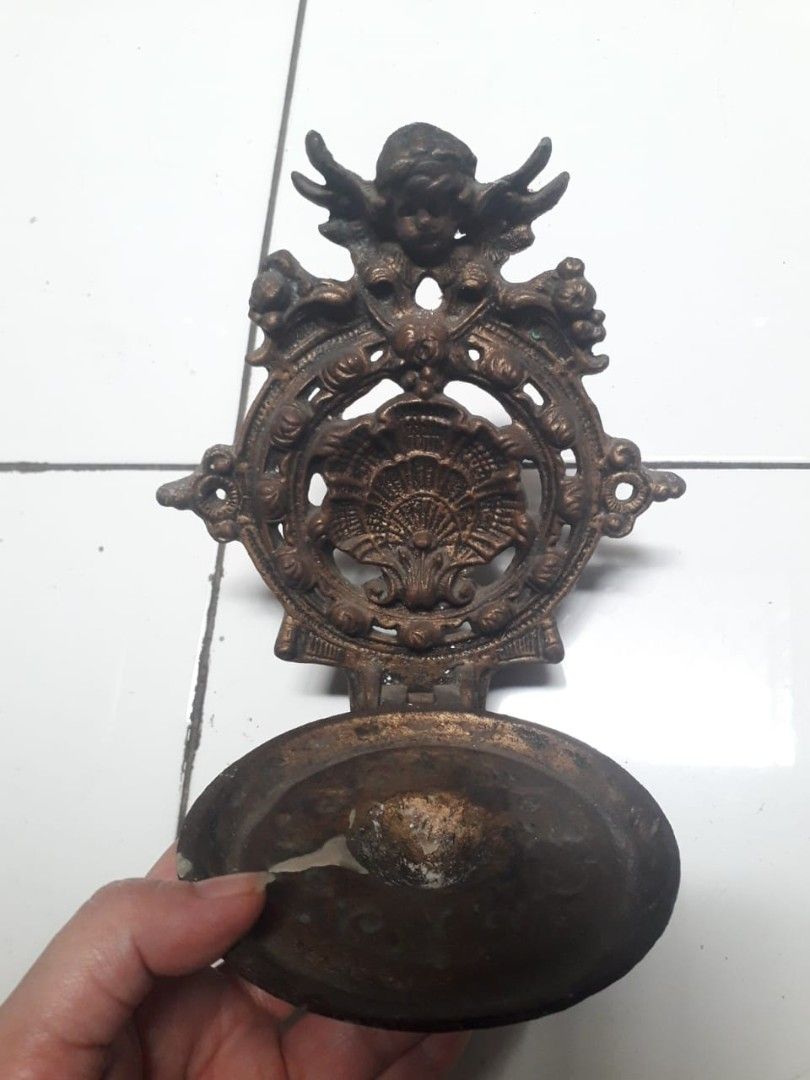 Tempat Lilin Vintage Malaikat | Angel Candle Platter (Kategori: Furnitur Antik) berada di Jakarta Timur. Dikirim oleh betterdaytomorrow (ID iklan 1383436180, Gambar 1). Deskripsi: .