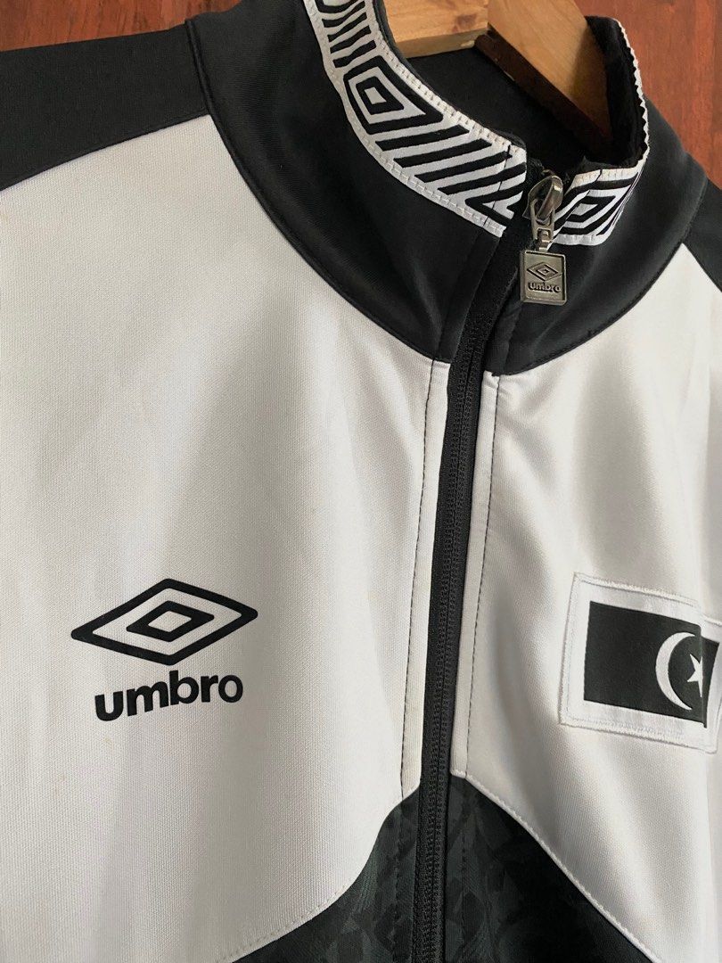 Terengganu FC Jacket 66 Anniversary (M) (Category: Coats, Jackets and Outerwear) located in Kuantan. Submitted by eizdihar (Listing ID 1383433166, Image 3). Description: details: Saiz M pit 22 labuh 26.5 condition 9/10 harga siap pos ✅ .