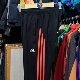 (Kategori: ) berada di . Dikirim oleh haloha.thrift (ID iklan 1383380807, Gambar 1). Deskripsi: .