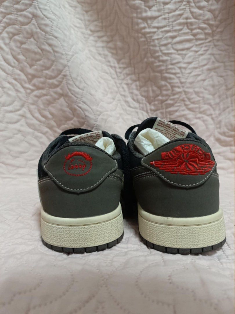 TRAVIS SCOTT x AIR JORDAN 1 LOW MOCHA (Category: Sneakers) located in Makati City. Submitted by skye_matthiah (Listing ID 1383345838, Image 2). Description: AUTHENTIC TRAVIS SCOTT in MOCHA 36.5 womens size. PRICE NEGOTIABLE ANG PRICE. Padala from Canada kaya no box bulky if kasama pa ang box. Used twice only kita naman sa sole makinis pa. RFS: Declutterring. .