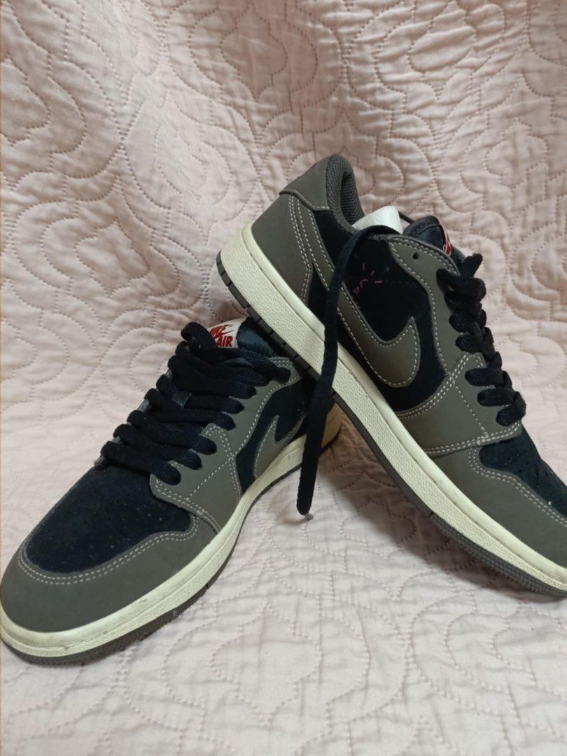 TRAVIS SCOTT x AIR JORDAN 1 LOW MOCHA (Category: Sneakers) located in Makati City. Submitted by skye_matthiah (Listing ID 1383345838, Image 3). Description: AUTHENTIC TRAVIS SCOTT in MOCHA 36.5 womens size. PRICE NEGOTIABLE ANG PRICE. Padala from Canada kaya no box bulky if kasama pa ang box. Used twice only kita naman sa sole makinis pa. RFS: Declutterring. .