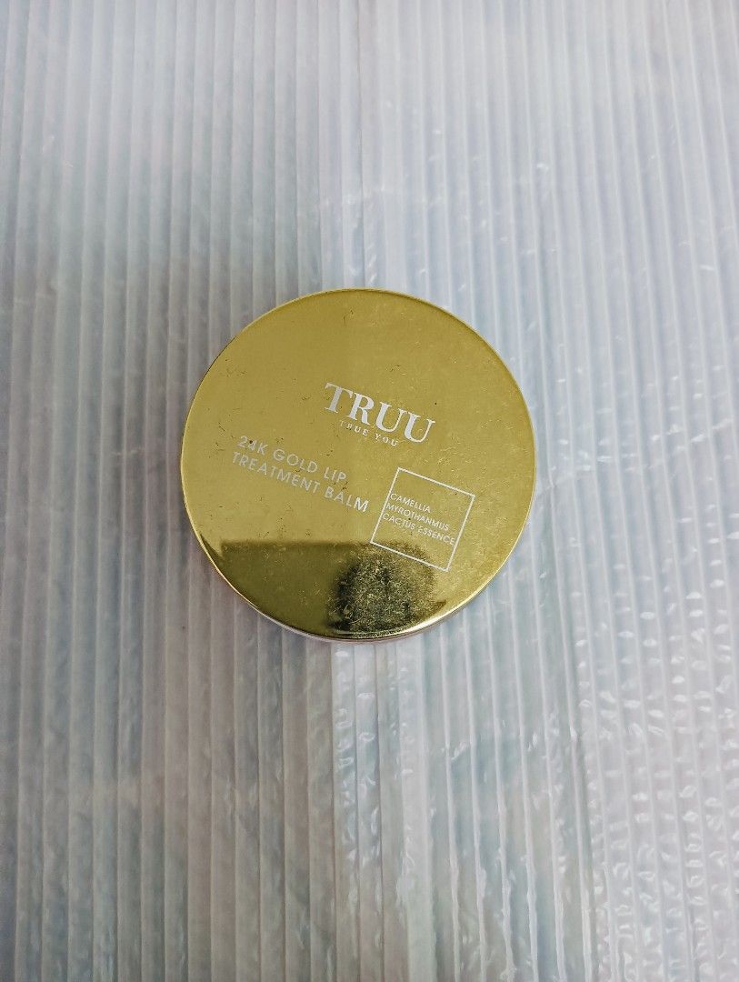 由 as0925069519 (刊登 ID 1383421203，圖片 1) 提交，位於 高雄市 (Kaohsiung) 的 *TRUU*山茶花護唇膏(有購物可贈送) (類別：唇部彩妝、保養)，說明：更換他牌~使用時都是要挖勺挖起來使用~不介意二手~有購物可贈送~歡迎參觀選購~謝謝。
