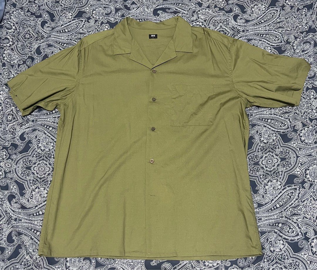 Uniqlo Open Collar Polo Shirt (Category: Tshirts & Polo Shirts ) located in Makati City. Submitted by gcmdna (Listing ID 1383402907, Image 1). Description: UNIQLO Open Collar Short Sleeve Shirt Color: Olive Size: Large Can do lalamove or Grab. Buyer will shoulder SF. Meetups: Makati or BGC Area.