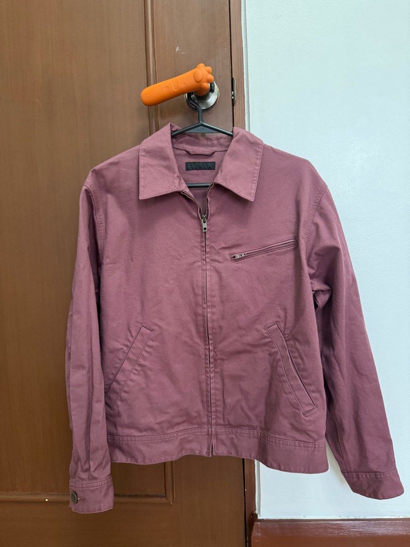 UNIQLO Zip Up Blouson / Jacket (Category: Coats, Jackets and Outerwear) located in Makati City. Submitted by smolpapi (Listing ID 1383426207, Image 2). Description: Original Price: 2,490 Condition: Never been used, nilabhan lang and nilagay sa cabinet RFS: Decluttering Open to nego if sure buyer.
