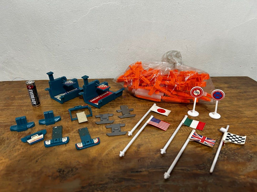Vintage 1985 Choro-Q Play set (Category: Vintage Collectibles) located in Calamba. Submitted by ino.dgr8 (Listing ID 1383463594, Image 3). Description: Vintage 1985 Choro-Q Play set See other pictures for your reference As is condition Gcash payment J&T Express Saturday shipping schedule Cross posted.