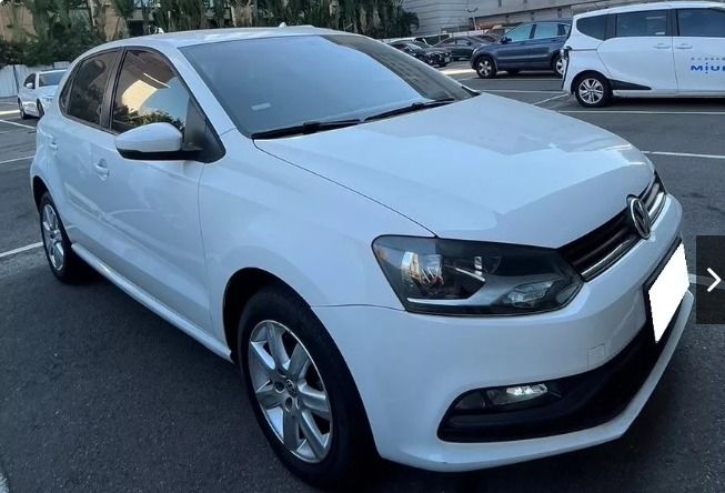 由 ayume52370019 (刊登 ID 1383309609，圖片 1) 提交，位於 台北市 (Taipei) 的 小資族首選！Volkswagen Polo 白色 ｜車況透明＋第三方認證✅ 實車實價✅7萬開回家 (類別：汽車出售)，說明：🚗【限量釋出｜高CP值中古車】 看車不靠運氣，這裡給你真正安心的選擇👇 ⸻ 🔍 車輛資訊 🎨 顏色：白色 🔧 排氣量：1.6L 🗓️ 出廠年份：2014 📍 行駛里程：11.8萬公里 循跡系統 防盜系統 安全氣囊 中控鎖 動態穩定系統 ABS防鎖死 定速系統 衛星導航 倒車雷達 倒車顯影系統 ⸻ 💯 品質保證三重安心 👍 全台最大中古車源頭商 👍 車況與檢驗報告不符 ➜ 可退車、全額退款 👍 第三方認證、公里數公開透明 ⸻ 🎀 為什麼推薦來這裡賞車？ ✔ 無事故、無泡水、無贓車 ✔ 所有車輛都有詳細檢定報告 ✔ 貸款、分期、舊車換新皆可協助 ✔ 全台北中南皆有據點，看車地點可配合 🧸 因車況透明、價格實在，詢問熱度高 �