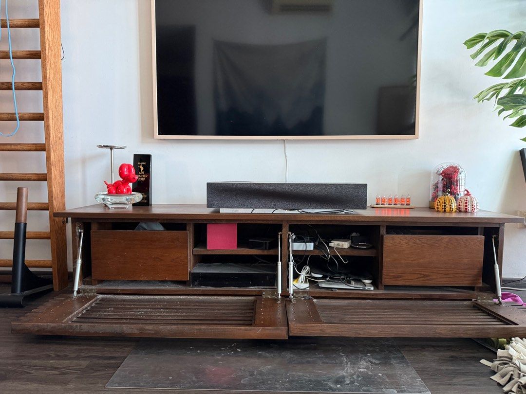 Wooden TV Console65075088175362112