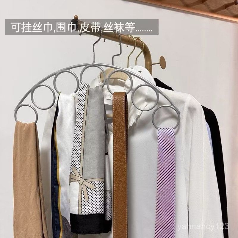 由 a09182605993581 (刊登 ID 1383500351，圖片 1) 提交，位於 台北市 (Taipei) 的 簡約9環圍巾架 白色 北歐風格衣架衣櫃收納架 絲巾 領帶皮帶 圓圈創意衣架 省空間 二手台北現貨 (類別：掛鉤和衣架)，說明：簡約9環圍巾架 白色 北歐風格衣架衣櫃收納架 絲巾 領帶皮帶 圓圈創意衣架 省空間 二手台北現貨。