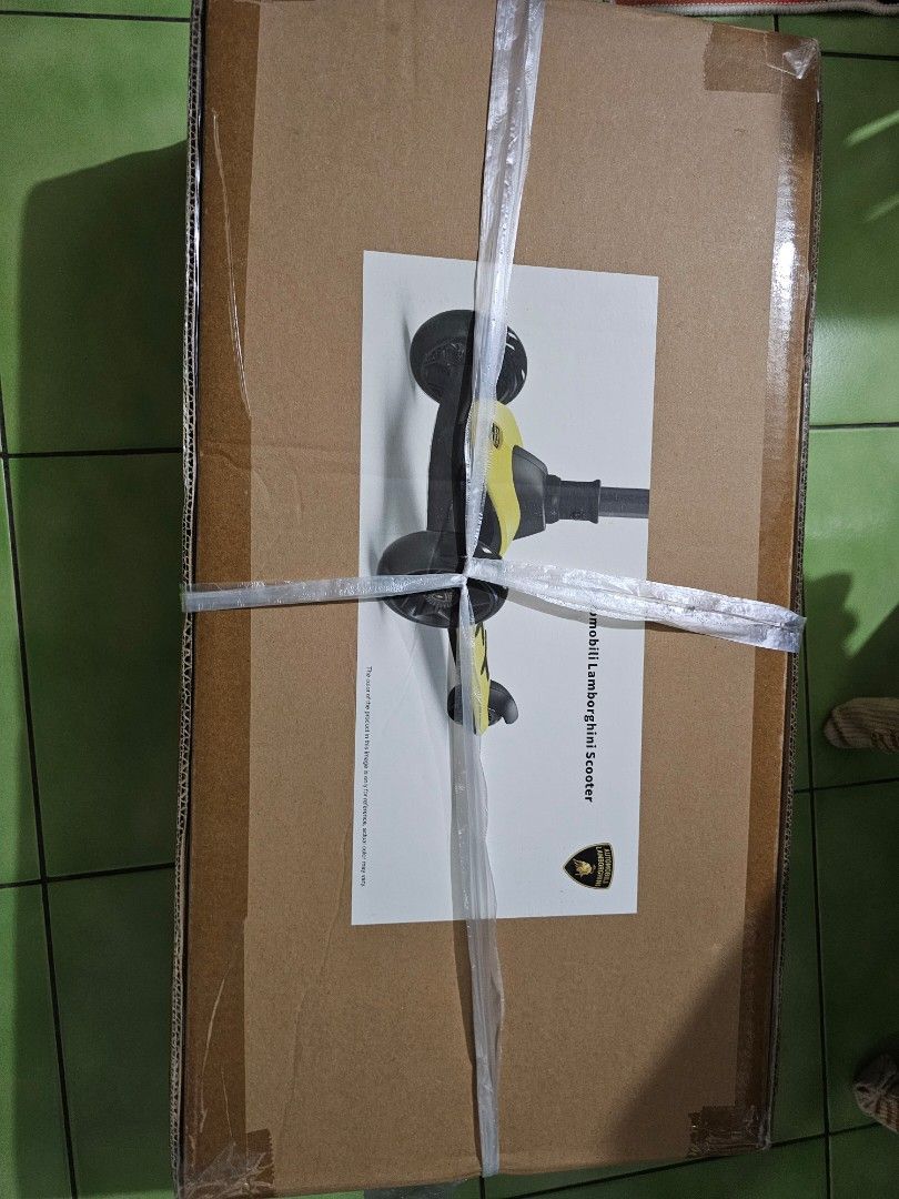 由 miracleboy59801 (刊登 ID 1383647023，圖片 1) 提交，位於 新北市 (New Taipei) 的 全新藍寶堅尼滑步車 (類別：溜冰鞋，滑輪鞋和滑板車)，說明：雙北捷運附近面交。
