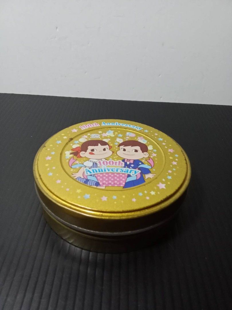 由 ggg5432181 (刊登 ID 1383532732，圖片 2) 提交，位於 新北市 (New Taipei) 的 不二家 鐵盒 (類別：居家改善及收納用品)，說明：不二家 鐵盒 直徑約11公分 $25 不介意收藏品，再購買，謝謝 #16〔不二家〕。