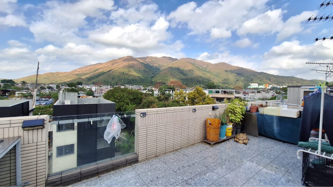 🔥 元朗竹坑村三樓天台 + 車位 🏠 700呎三樓+700呎天台，3房1廁64077577470850113