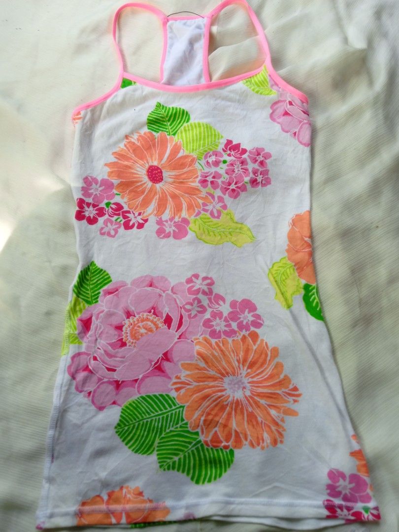 Aeropostale floral cami top (Category: Sleeveless) located in General Santos City (Dadiangas). Submitted by roxys_thrift (Listing ID 1383588060, Image 1). Description: size: xxs body hugging message me for more info..
