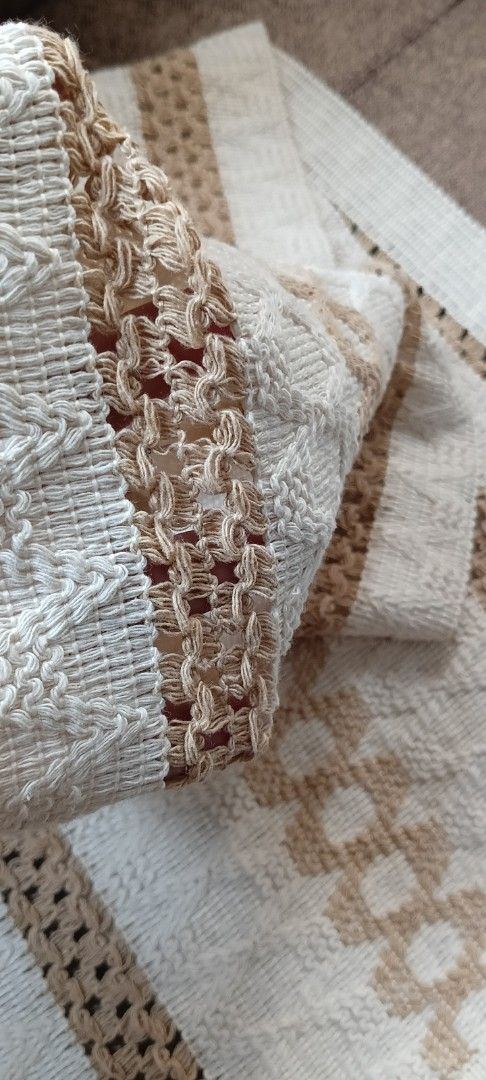 Aesthetic Table runner (Category: Curtains & Blinds) located in Caloocan City. Submitted by shopna2024 (Listing ID 1383544494, Image 3). Description: slightly use, like new (sa side table lang sya nagamit) no issue or damage good quality para sa aesthetic na result ng table or side table cloth sya nababasa / pwede labahan dimension : 172cmx58cm pang 2 or 4 or 6 seaters table RFS: may bago na ulit concept design sa unit plus I have many pieces on 