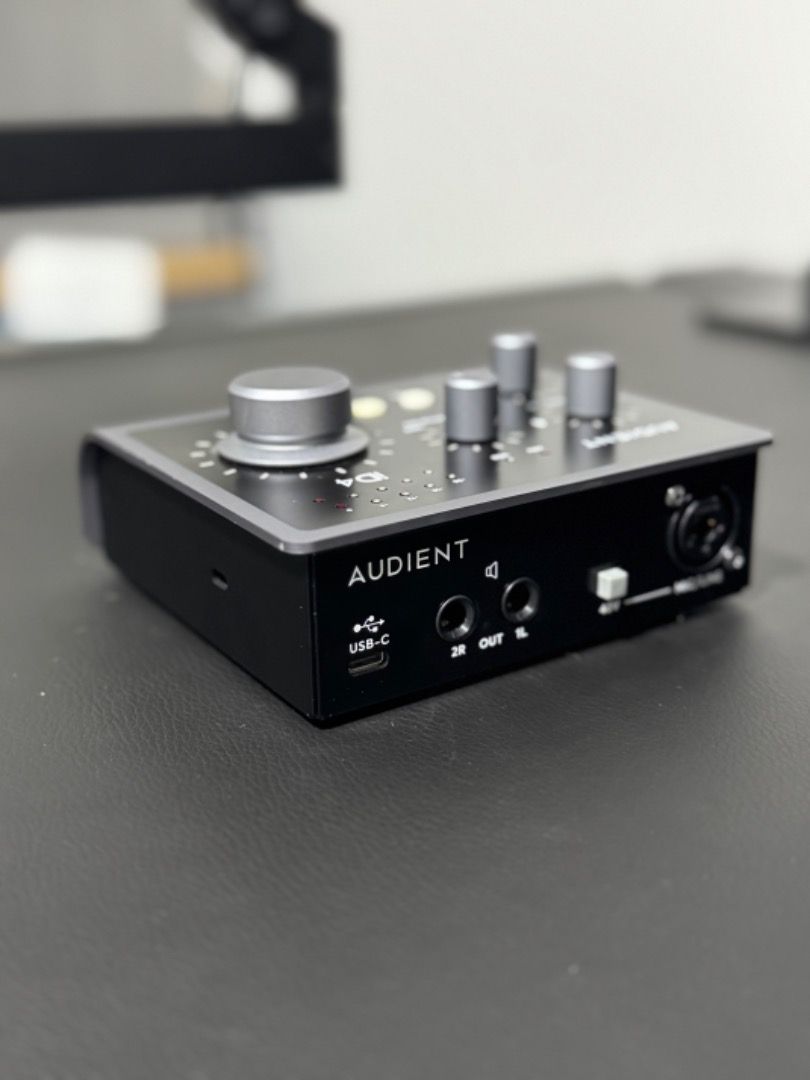 Audient iD4 Audio Interface63207845994497111