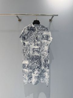(Category: ) located in . Submitted by luxurycloset.shop (Listing ID 1383550122, Image 1). Description: .
