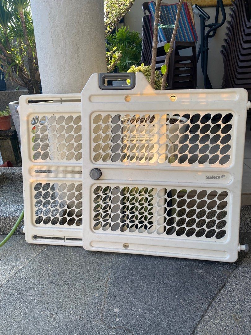 Baby Fence (Category: Other Kids Furniture) located in Puchong. Submitted by thethings1706 (Listing ID 1383495392, Image 3). Description: Baby fence for stairs. For safety purposes. Made of solid plastic. The color is somewhat faded..
