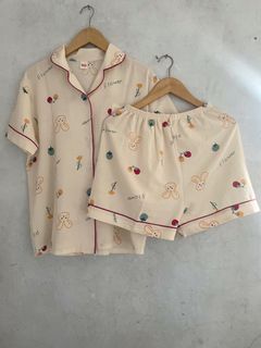 (Kategori: ) berada di . Dikirim oleh lojafashions_ (ID iklan 1383640026, Gambar 1). Deskripsi: .