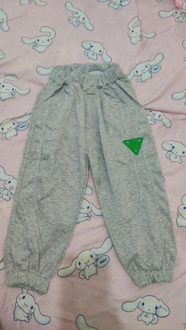 BARU SETELAN JOGGER ANAK 4TH IMPORT (Kategori: 4 hingga 7 tahun) berada di Bogor. Dikirim oleh nanarose4 (ID iklan 1383534023, Gambar 3). Deskripsi: sisa 1pcs sisa jualan. biasa jual 60k/set (deffect noda dibawah jogger bs di cuci) bahan import tebal.