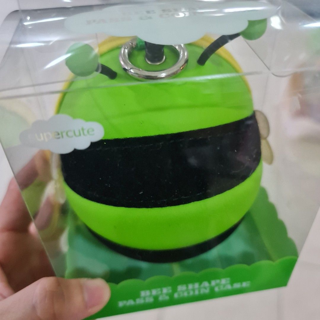 Bee Coin Bag (Category: Babies & Kids Fashion) located in Kuala Lumpur. Submitted by aryliew (Listing ID 1383477326, Image 1). Description: .
