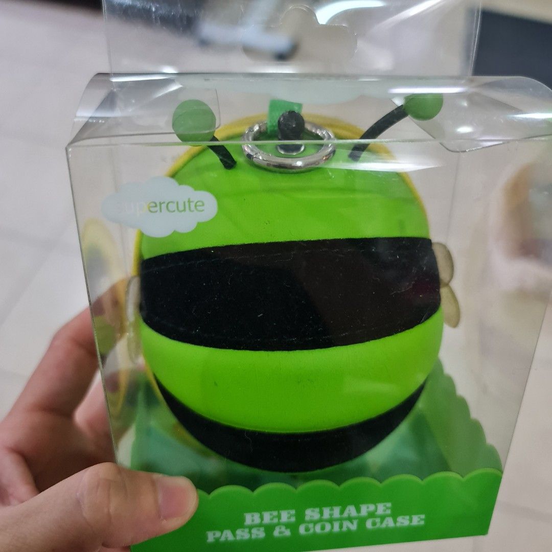 Bee Coin Bag (Category: Babies & Kids Fashion) located in Kuala Lumpur. Submitted by aryliew (Listing ID 1383477326, Image 2). Description: .