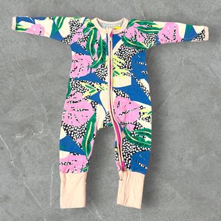 (Category: ) located in . Submitted by thebh.closet (Listing ID 1383488659, Image 1). Description: .