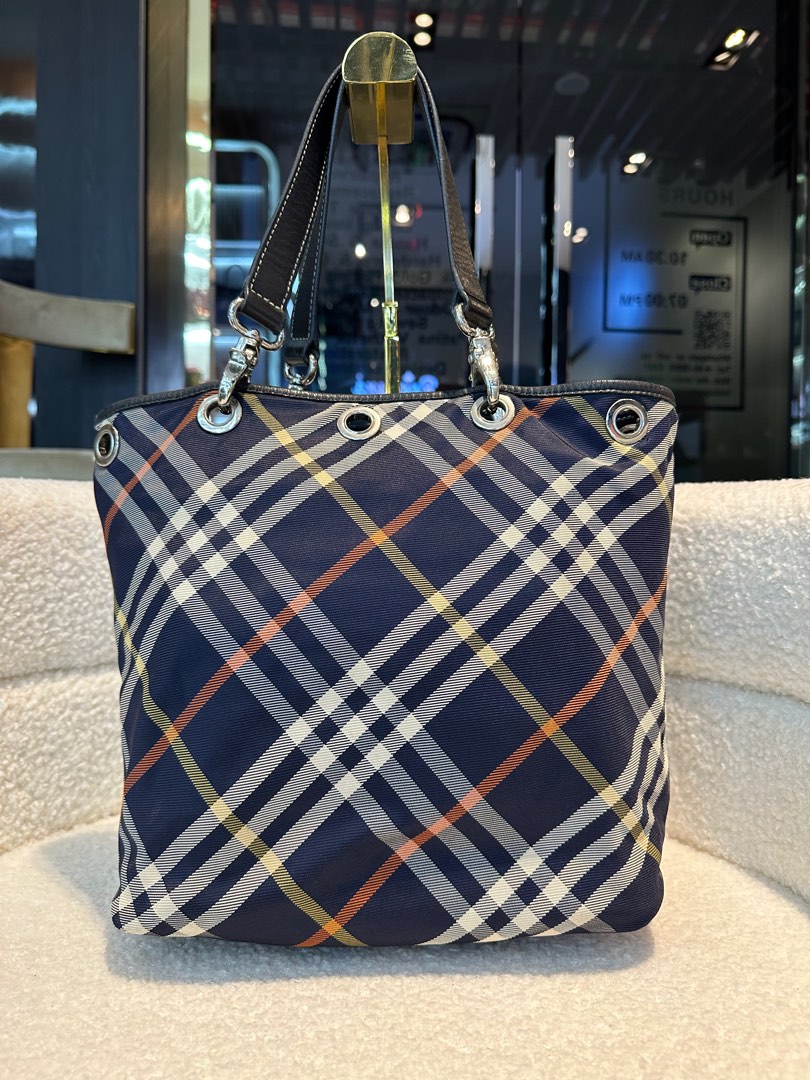 バッグ Burberry Blue Label Reversible Tote Bag 💯 Authentic Guaranteed Burberry Blue Label Reversible Bag, Luxury