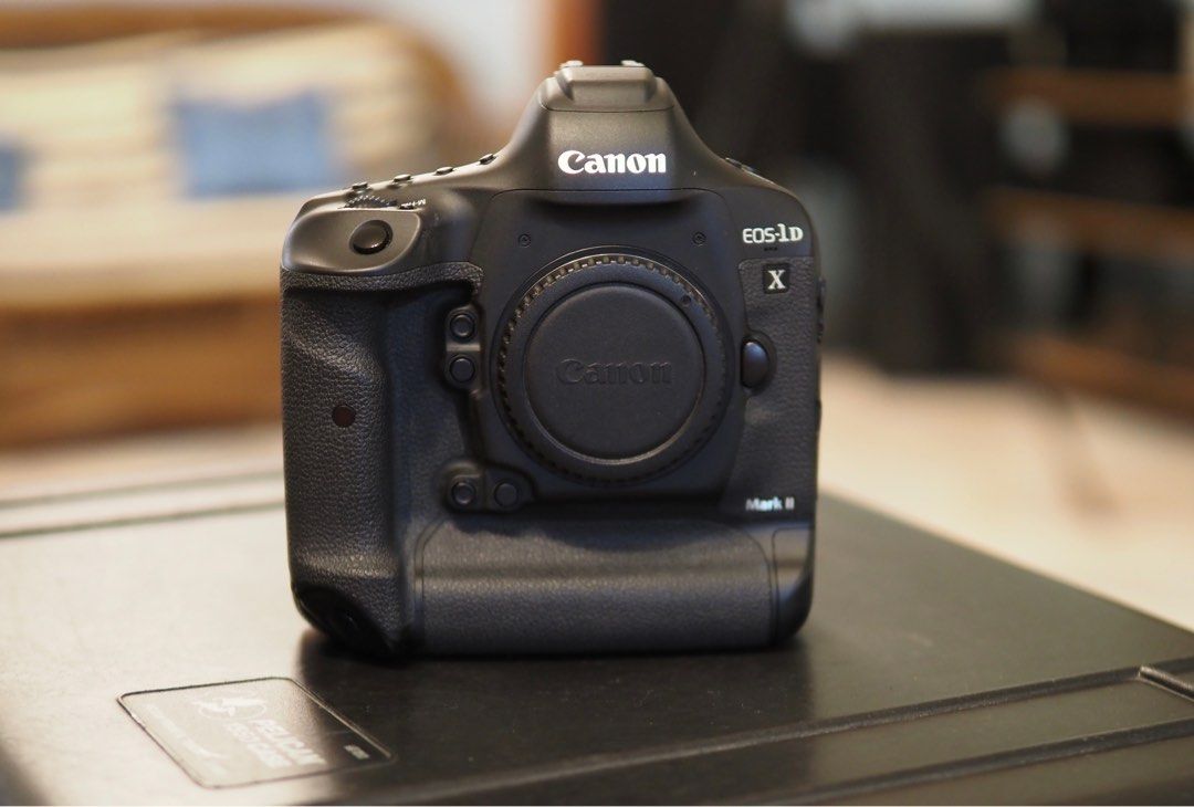 Canon 1DXii body (Category: Cameras) located in Quezon City. Submitted by ernie.trinidad (Listing ID 1383641710, Image 1). Description: Canon 1DXii pro camera ( body only ) 2- original battery 1- original charger 1- canon strap 1- cf card 1- cf card reader.