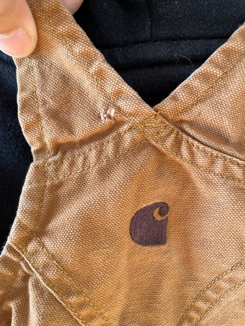 Carthart Brown Jumper (Category: Babies & Kids Fashion) located in Quezon City. Submitted by virtualapproach (Listing ID 1383621084, Image 3). Description: 18-24 months Free gap hoodie With minimal flaw pls see at the back I can send when worn photos .