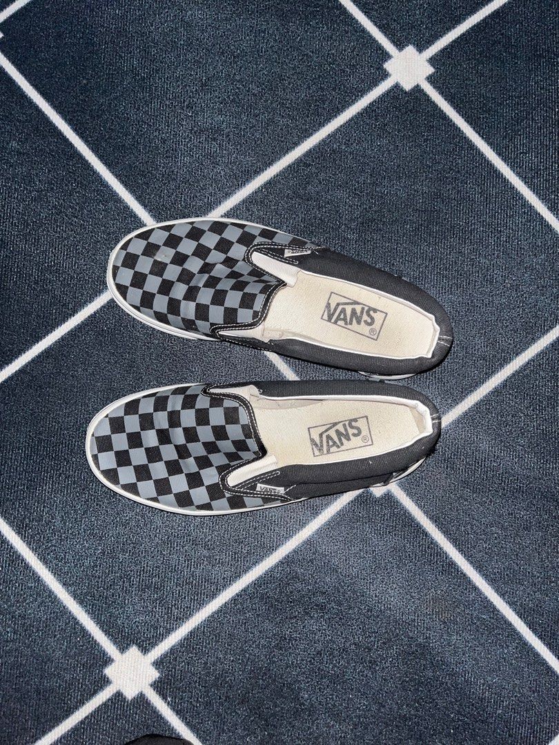 Checkerboard (Category: Flats) located in Gombak. Submitted by zuen1789351 (Listing ID 1383530821, Image 1). Description: urgent sell.