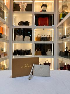 (Category: ) located in . Submitted by bellebellasg (Listing ID 1354405123, Image 1). Description: .