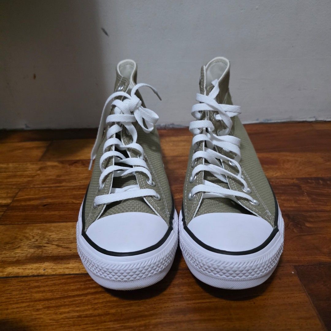 Converse Chuck Taylor All Star Canvas Jacquard (Category: Sneakers) located in Las Pinas. Submitted by mrcdshon (Listing ID 1383623265, Image 3). Description: Mens 9.5 Brand new. Never been used RFS: Given as a gift. Too small for me.
