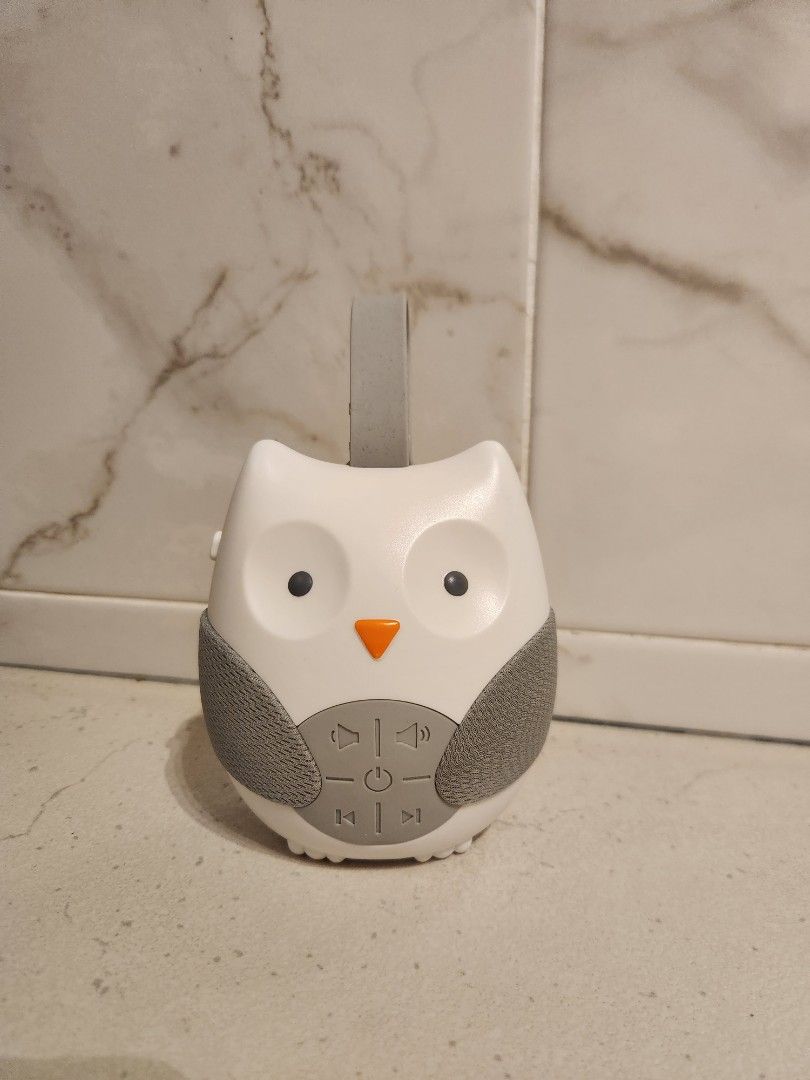 Cot & Stroller Hanging Owl Sound Machine (Category: Infant Playtime) located in Petaling Jaya. Submitted by stash_adrift (Listing ID 1383550316, Image 1). Description: Generally in great condition except for 1 sound type (there are about 10 musical sounds). Overall exterior is in tip top condition as per pictures. Available by post.