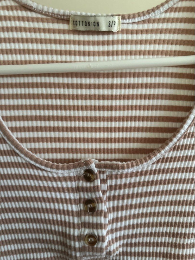 Cotton On Striped Knit Crop Top (Category: Shirts) located in Las Pinas. Submitted by ariarchives (Listing ID 1383529661, Image 3). Description: Body hugging and flattering! Stretchable Has a few loose threads .