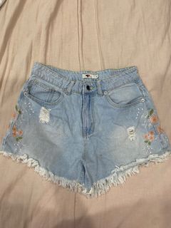 (Category: ) located in . Submitted by xlyyyy (Listing ID 1383546238, Image 1). Description: .