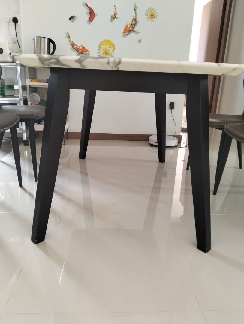 Dining Table (Category: Tables & Sets) located in Singapore. Submitted by hewooo11 (Listing ID 1383574895, Image 3). Description: The table can have about 6 people still new looks nice good for 4 room flat include delivery $800 no delivery $688 can pm me for more info selling because we want to change to circle table so if would like to help buy i would be 🙏 .