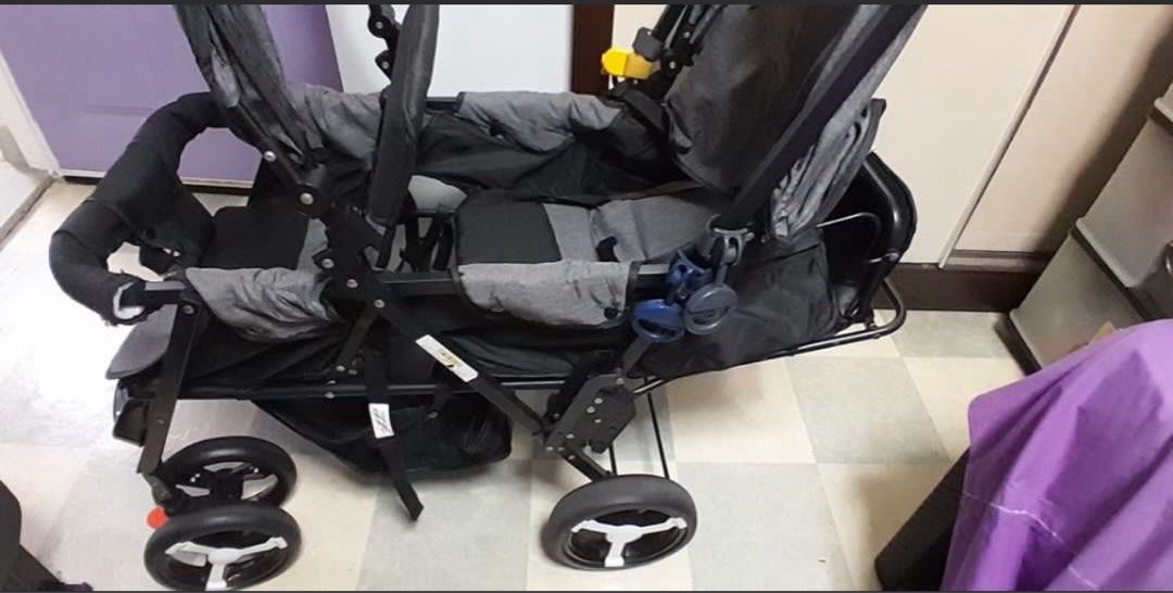 Double Stroller (Category: Strollers) located in Singapore. Submitted by jun6jun6 (Listing ID 1383472339, Image 4). Description: ✅ Compact ✅ Easy to fold ✅ Seat can lay down to be flat.