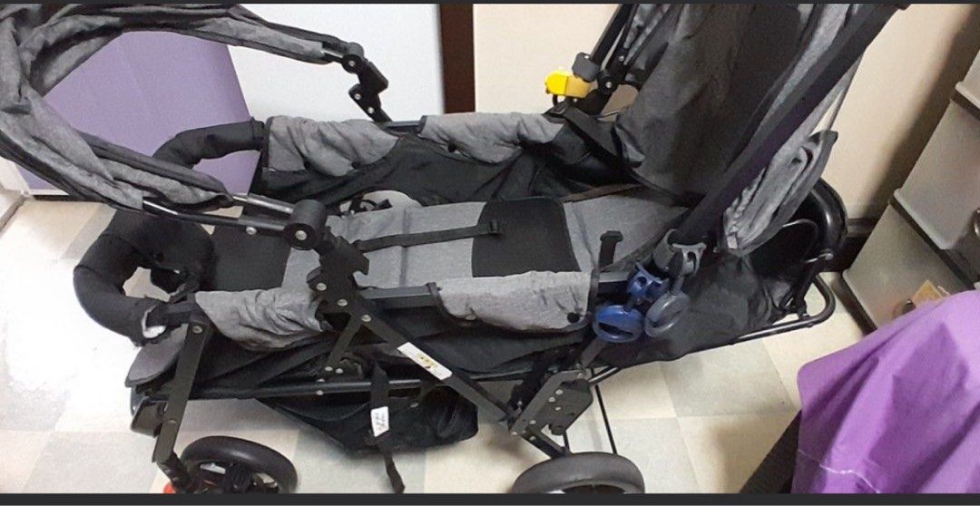 Double Stroller (Category: Strollers) located in Singapore. Submitted by jun6jun6 (Listing ID 1383472339, Image 2). Description: ✅ Compact ✅ Easy to fold ✅ Seat can lay down to be flat.