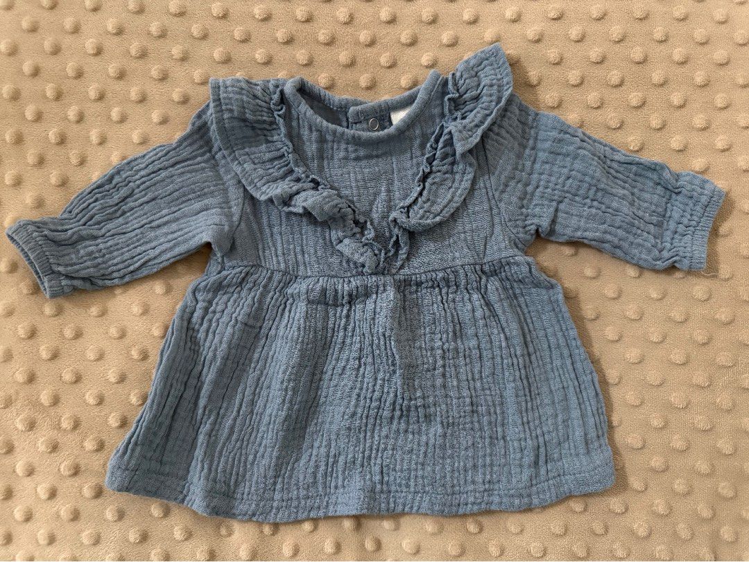 Set blouse (Category: Babies & Kids Fashion) located in Melaka Tengah. Submitted by aryanayana (Listing ID 1383568253, Image 2). Description: 3 in 1. Belum pernah pakai. Anak tak muat..