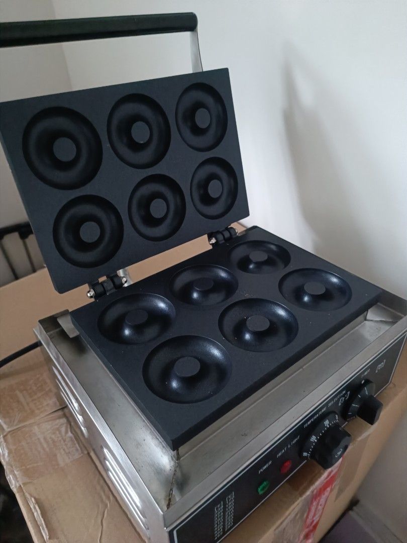 Electric Donut Maker Heavy Duty (Category: Breadmakers) located in Quezon City. Submitted by dada.chad (Listing ID 1383589121, Image 2). Description: Location: Near Ateneo, QC or Summerhills Exec Village, Antipolo.