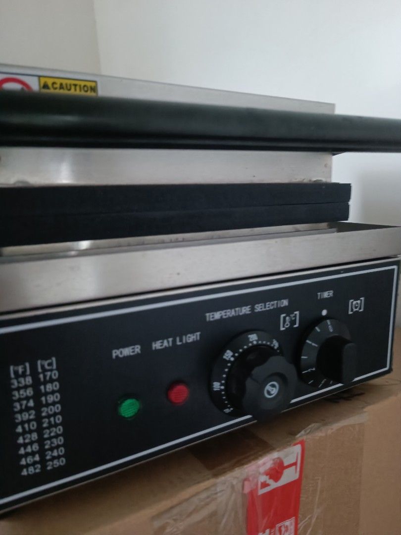 Electric Donut Maker Heavy Duty (Category: Breadmakers) located in Quezon City. Submitted by dada.chad (Listing ID 1383589121, Image 3). Description: Location: Near Ateneo, QC or Summerhills Exec Village, Antipolo.