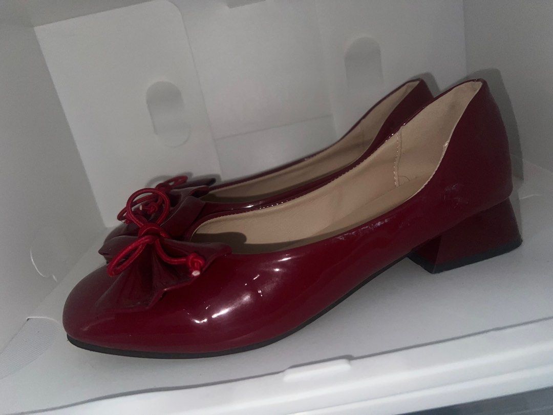 Flats (Category: Flats) located in Kuala Lumpur. Submitted by malaysiapreloved (Listing ID 1383586472, Image 1). Description: Still in a very good condition, want to sell fast. In a very low price, DM for more info or lesser price!.