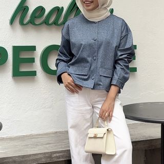 (Category: ) located in . Submitted by ummiwears (Listing ID 1383586924, Image 1). Description: .