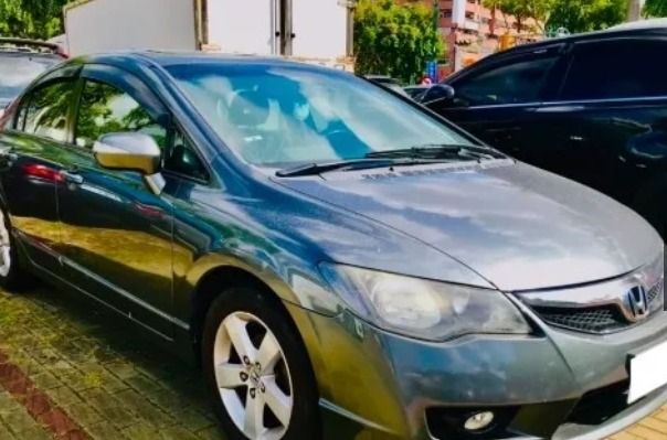 由 yan_xiu (刊登 ID 1383520031，圖片 1) 提交，位於 台中市 (Taichung) 的 Honda Civic 2011款 灰色 全廠認證車 車商勿擾 (類別：汽車出售)，說明：🎶顏色：灰色 🎶排氣量：1.8L 🎶出廠：2011 🎶行駛里程：14萬公里 安全氣囊 ABS防鎖死 👍最有公信力的認證 👍車況與認證表不符 , 退車並全額退費 👍車況及里程公開化 👍檢定報告 🧸因車價划算、車況認證，詢問人數多，請提前預約看車 🎀我也可為您尋車!告訴我您的需求與預算，讓我為您圓夢 ✅可分期 ✅可貸款✅車換車 🎀貸款配合/協助分期 ⚠️車商販售 非自售 請車行勿擾⚠️ 🉑全台北中南皆有服務據點 歡迎私訊預約賞車 🎊請提前私訊預約賞車 🎊請提前私訊預約賞車 🎊請提前私訊預約賞車 全廠認證車 車商勿擾 滿小姐:0️⃣9️⃣0️⃣5️⃣3️⃣6️⃣1️⃣0️⃣5️⃣5️⃣ (歡迎私訊)。