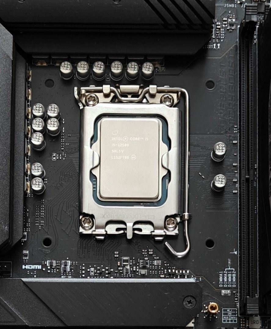 Intel i5-12500 CPU LGA170063209281991554111
