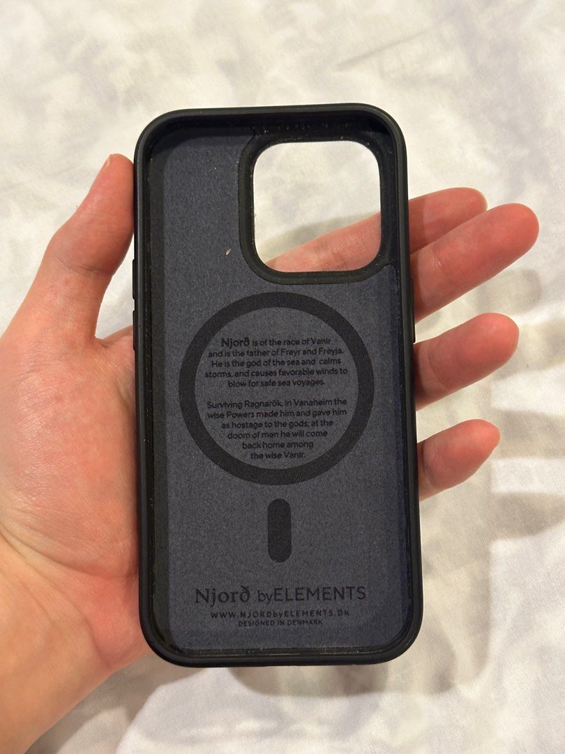 Iphone 14 Pro Magsafe Case (Category: Cases & Sleeves) located in Muntinlupa City. Submitted by alabang__thrift (Listing ID 1383618167, Image 3). Description: Iphone 14 Pro Magsafe Case Icelandic Salmon Leather Dark blue Purchased in Eu for 4500 Alabang area.