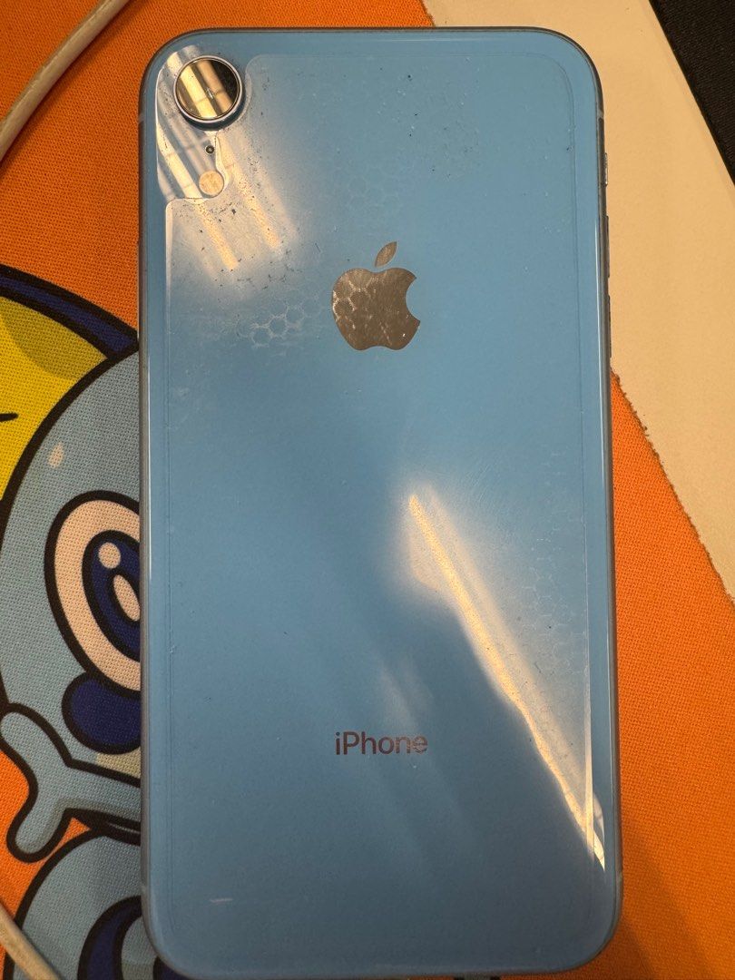 由 n900473 (刊登 ID 1383501761，圖片 2) 提交，位於 台北市 (Taipei) 的 iPhone XR 128g (類別：iPhone X 系列 )，說明：欲售物品：iPhone XR 128g 藍色（含手機殼） 物品狀況：無送修紀錄 無配件 功能皆正常 左下角螢幕有裂痕 電池健康度76% 購買來源：通訊行 NCC 認證： 產品型號：MRYH2TA/A 盒裝內含：無 購買日期：2019年 保固日期：過保 購入價格：XR的原價 欲售價格：NT$2500 交易方式：中正區、中永和區面交 。
