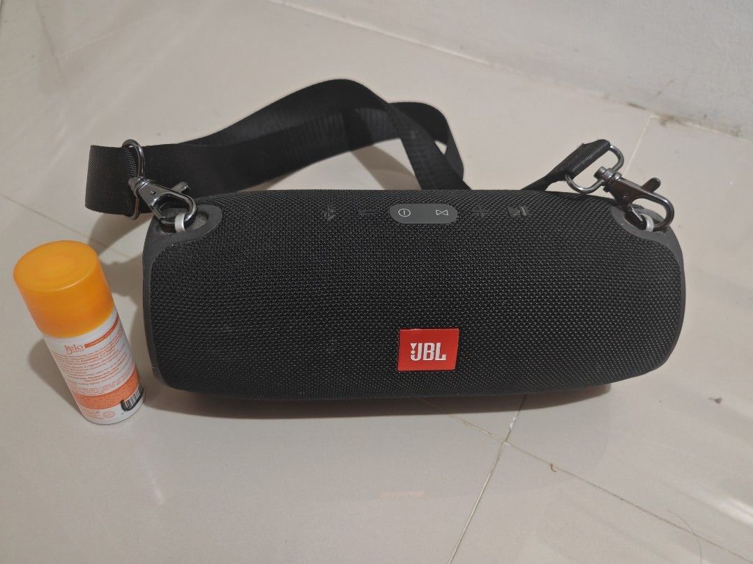 JBL Xtreme (Category: Soundbars, Speakers & Amplifiers) located in Mandaluyong City. Submitted by itnus (Listing ID 1383617944, Image 2). Description: JBL Xtreme for sale! Large but portable 💜 With pamumuti sa rubber part (must be the glue or dust) but overall in very very good condition. Ganda ng sound since it's JBL talaga 💜 Comes with charger..