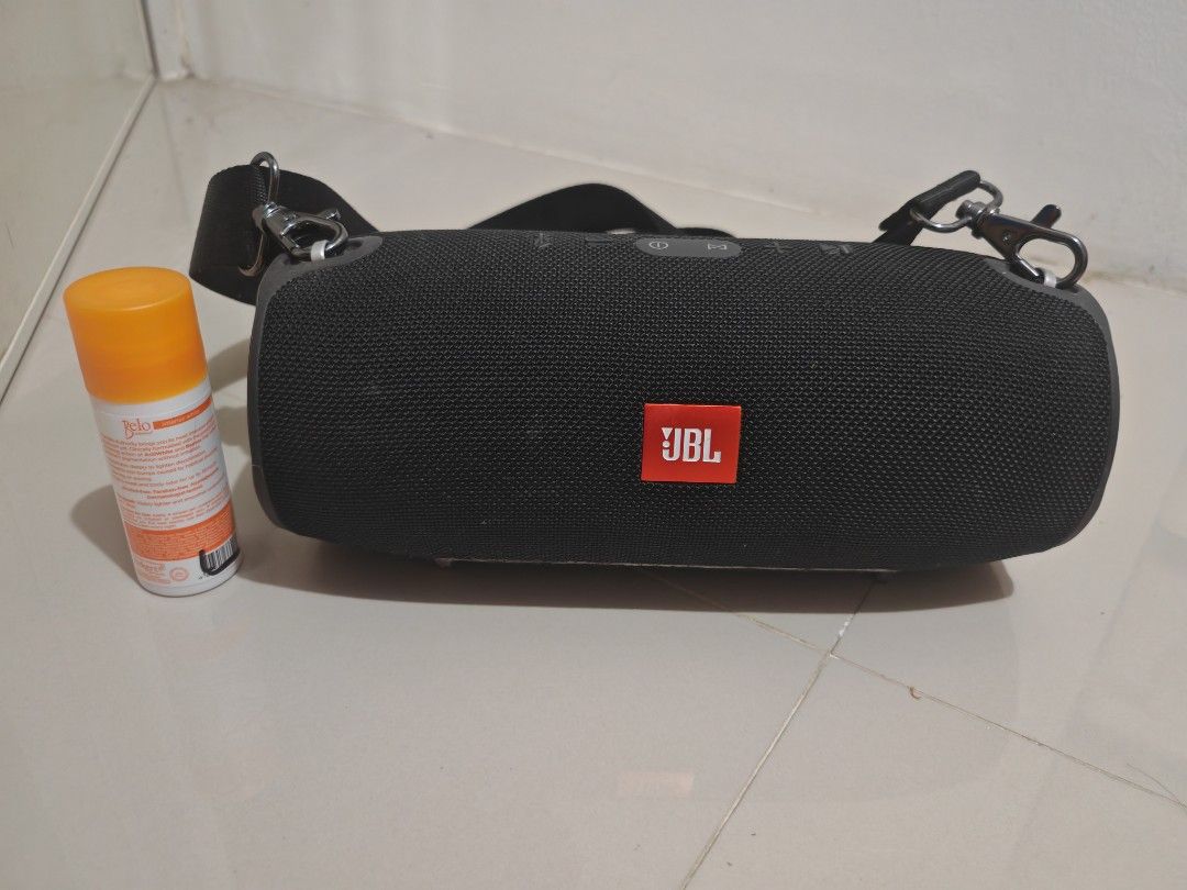 JBL Xtreme (Category: Soundbars, Speakers & Amplifiers) located in Mandaluyong City. Submitted by itnus (Listing ID 1383617944, Image 3). Description: JBL Xtreme for sale! Large but portable 💜 With pamumuti sa rubber part (must be the glue or dust) but overall in very very good condition. Ganda ng sound since it's JBL talaga 💜 Comes with charger..