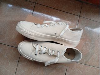 (Kategori: ) berada di . Dikirim oleh maulalani754667 (ID iklan 1383556271, Gambar 1). Deskripsi: .